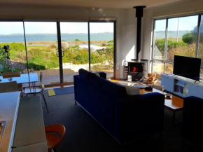 Отель Coorong Waterfront Retreat  Менинги